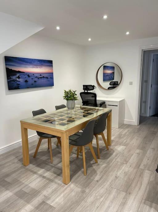 Maisy Lodge - Two Bed Lux Flat - Parking, Netflix, Wifi - Close To Blenheim Palace & Oxford - F2 كيدلينغتون المظهر الخارجي الصورة