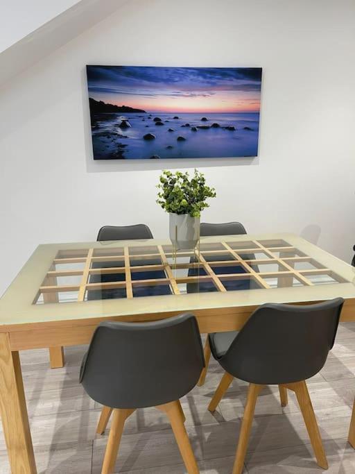 Maisy Lodge - Two Bed Lux Flat - Parking, Netflix, Wifi - Close To Blenheim Palace & Oxford - F2 كيدلينغتون المظهر الخارجي الصورة