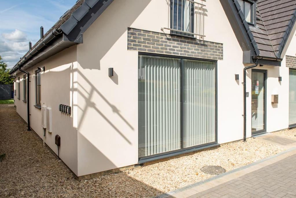Maisy Lodge - Two Bed Lux Flat - Parking, Netflix, Wifi - Close To Blenheim Palace & Oxford - F2 كيدلينغتون المظهر الخارجي الصورة