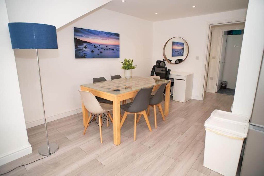 Maisy Lodge - Two Bed Lux Flat - Parking, Netflix, Wifi - Close To Blenheim Palace & Oxford - F2 كيدلينغتون المظهر الخارجي الصورة