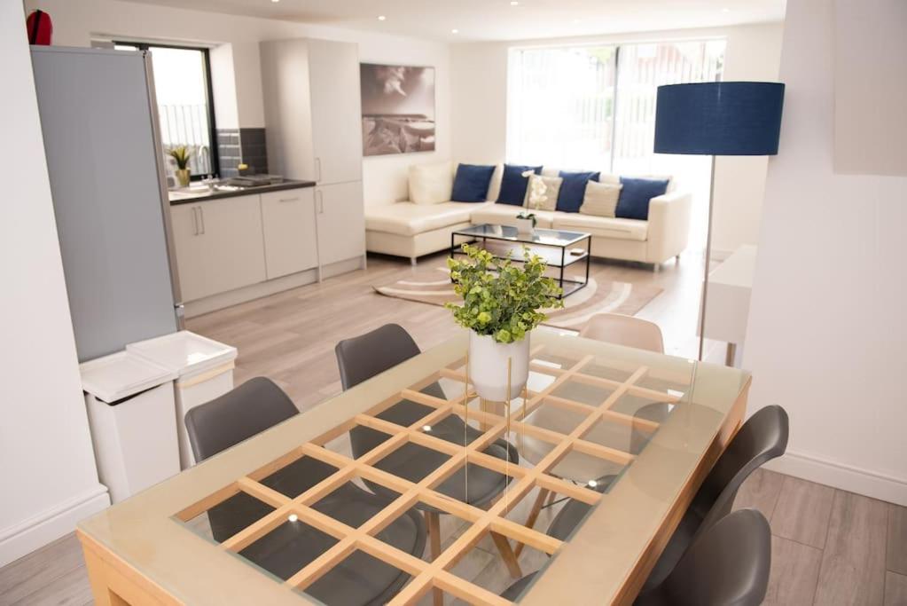 Maisy Lodge - Two Bed Lux Flat - Parking, Netflix, Wifi - Close To Blenheim Palace & Oxford - F2 كيدلينغتون المظهر الخارجي الصورة