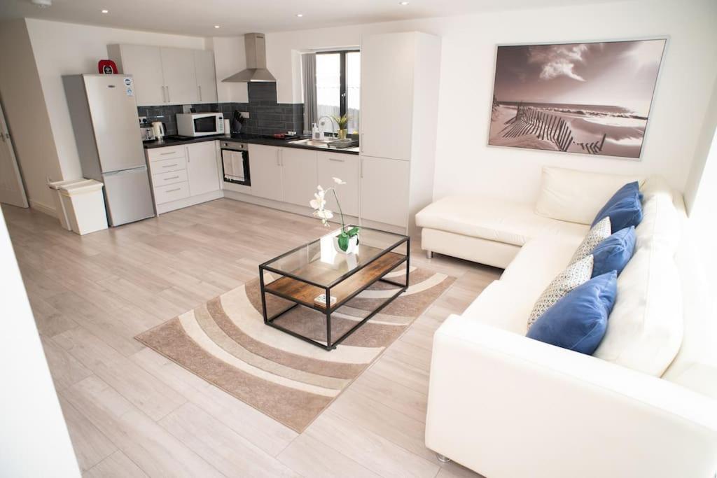 Maisy Lodge - Two Bed Lux Flat - Parking, Netflix, Wifi - Close To Blenheim Palace & Oxford - F2 كيدلينغتون المظهر الخارجي الصورة